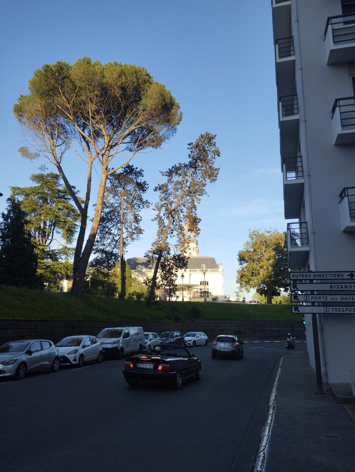 Chambrette Boulevard Des Pyrenees Hypercentre 10M Carre Wc Sur Le Palier, Porte40 Pau Εξωτερικό φωτογραφία